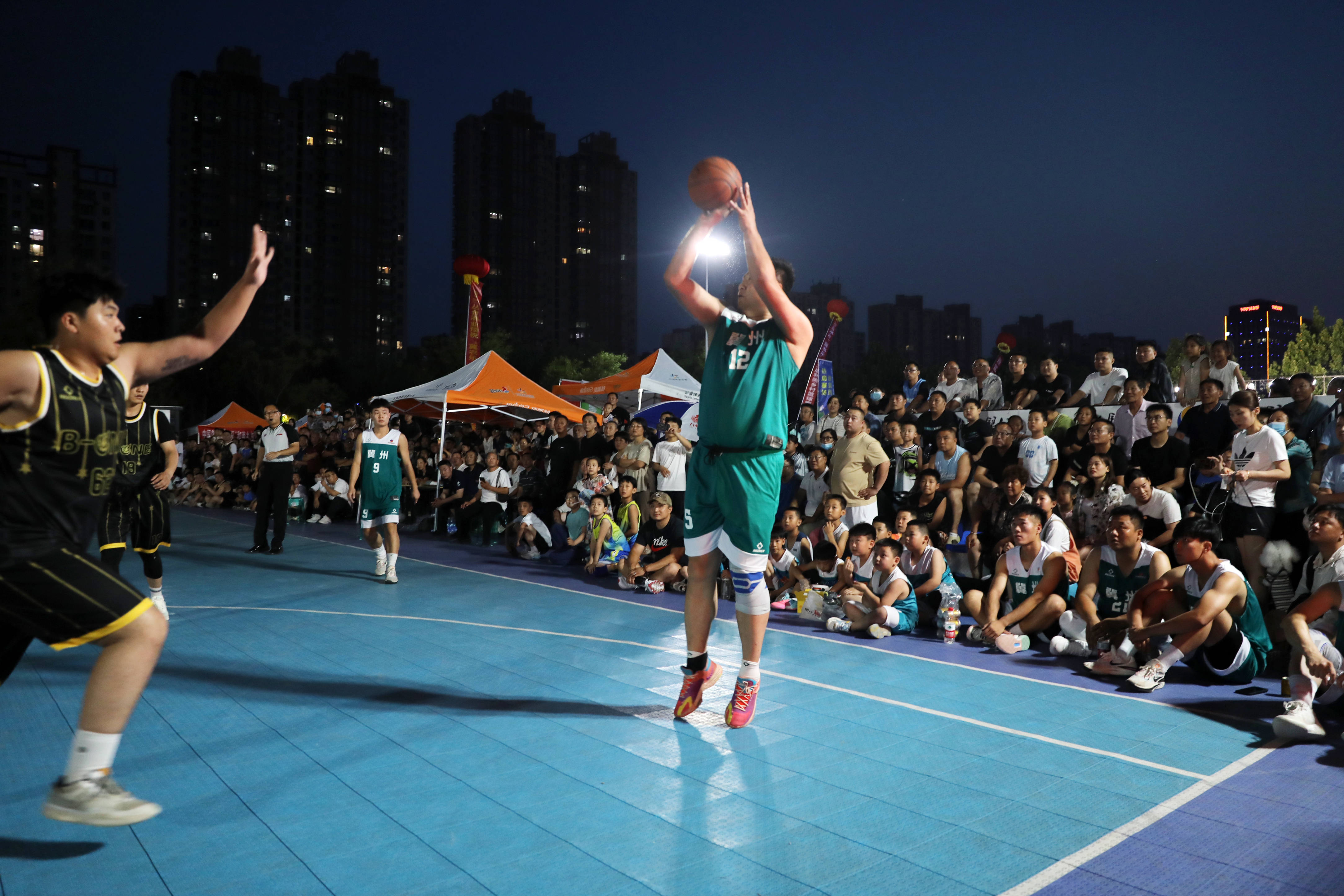 赛后全明星赛传出新动向,菲尼克斯太阳队长鼓劲,管理层表态:管理层满意,赛程密集仍需轮换的简单介绍 赛后全明星赛传出新动向,菲尼克斯太阳队长鼓劲,管理层表态:管理层满意,赛程密集仍需轮换的简单介绍